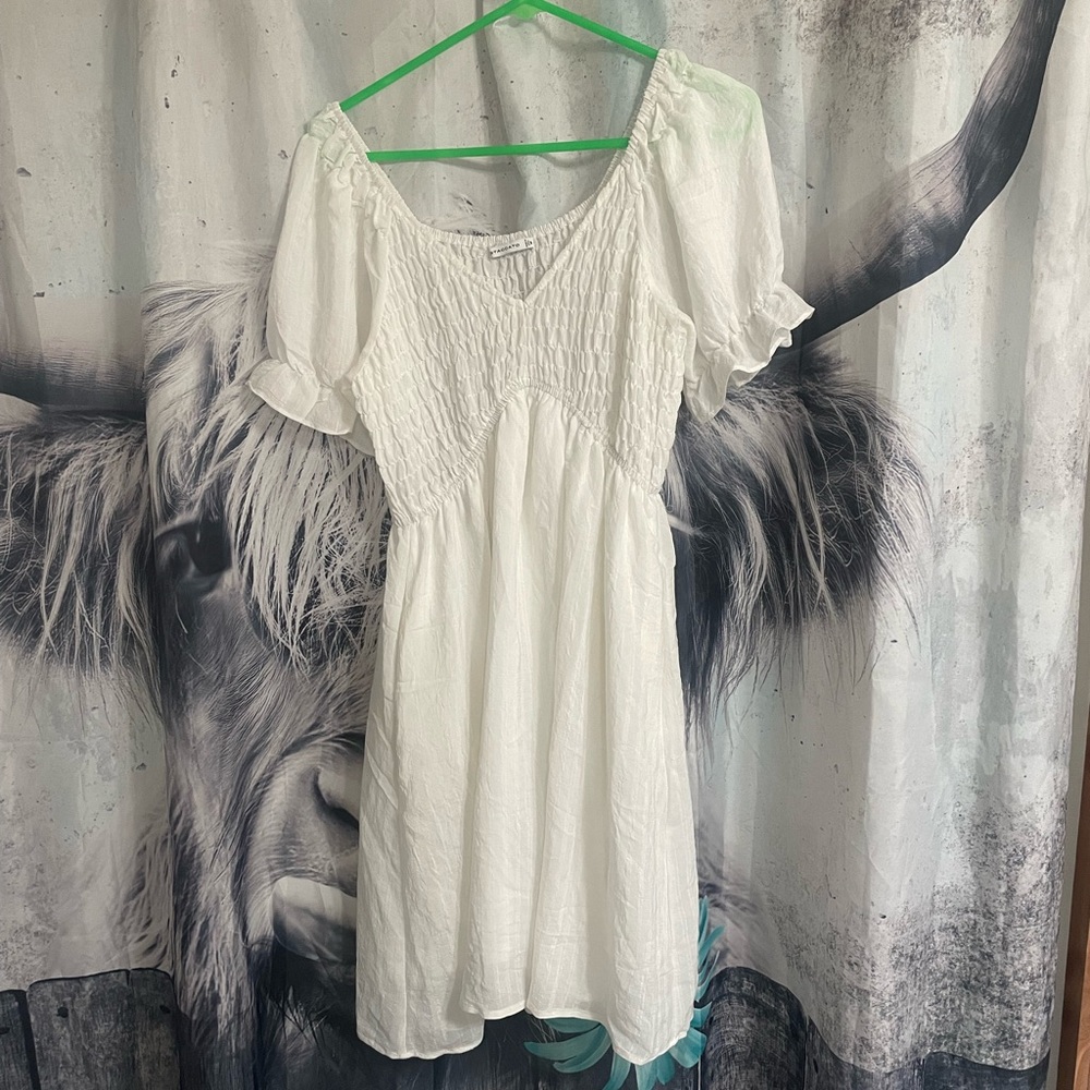 Staccato White Midi Dress with Ruffle Sleeves